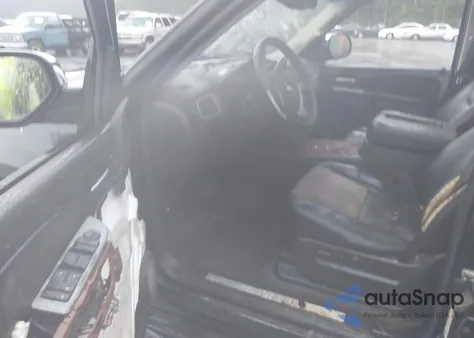 2010 Chevrolet Tahoe Ltz from USA, damaged, VIN 1GNUCCE06AR167759